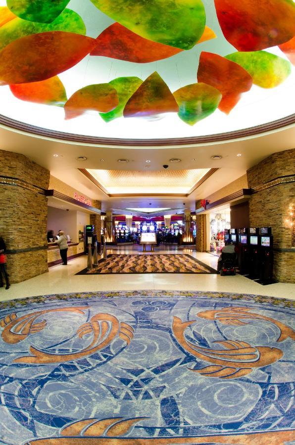 Mohegan Pennsylvania - Adults Only Wilkes-Barre Exterior foto