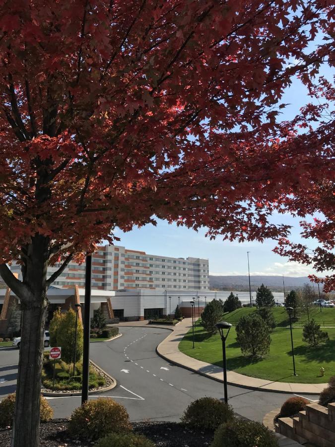 Mohegan Pennsylvania - Adults Only Wilkes-Barre Exterior foto